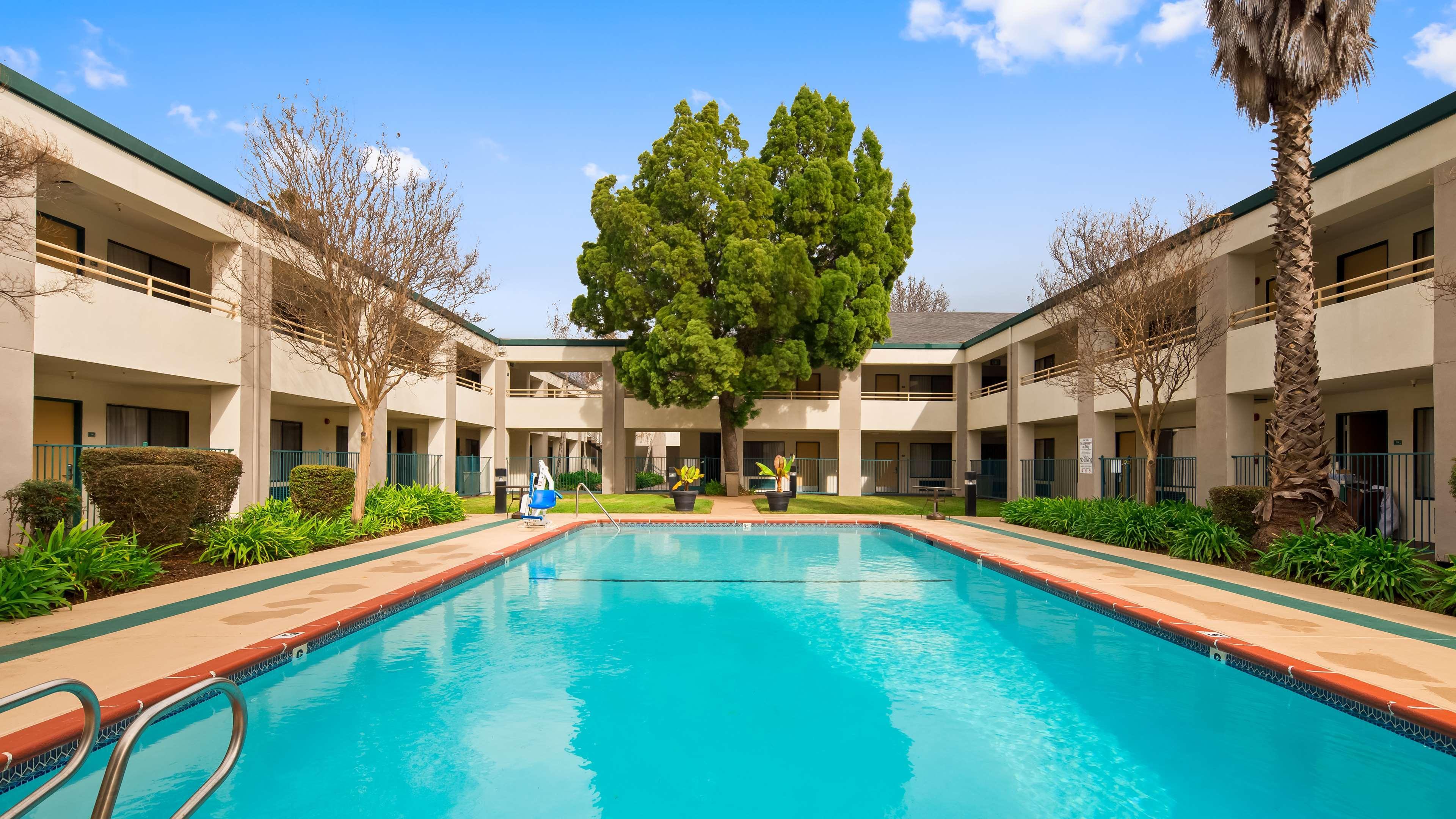 Best Western Heritage Inn Concord Exterior photo